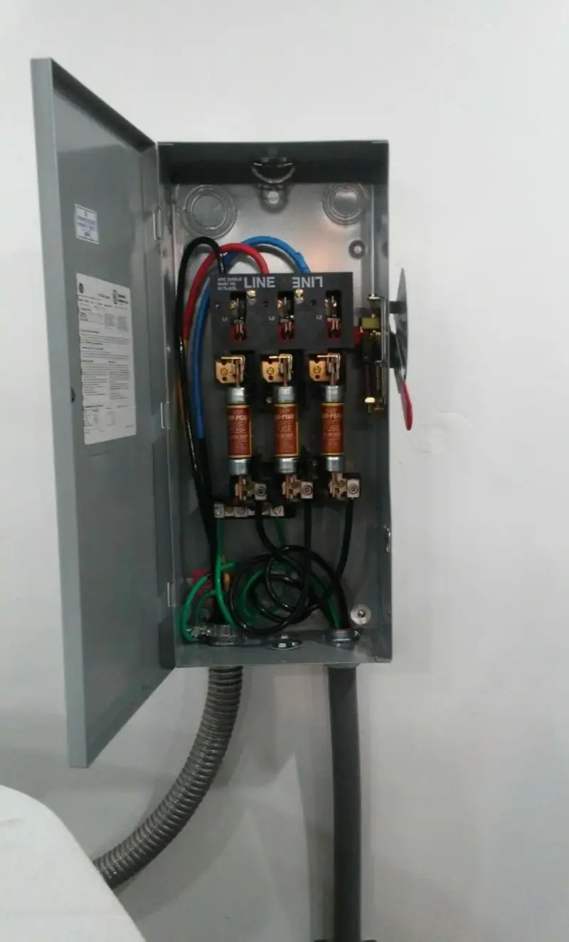 Three-phase disconnect switch installed for Electrical Wiring & Rewiring in Milliken