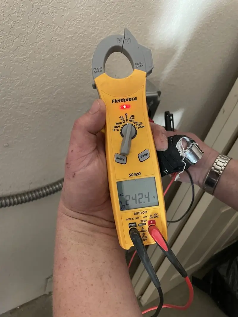 Voltage testing with clamp meter during Generator Installation in Milliken